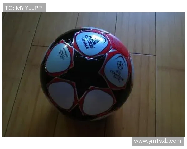 足球球星亲笔签名卡的市场价值解析及影响因素分析 足球球星亲笔签名卡的市场价值解析及影响因素分析